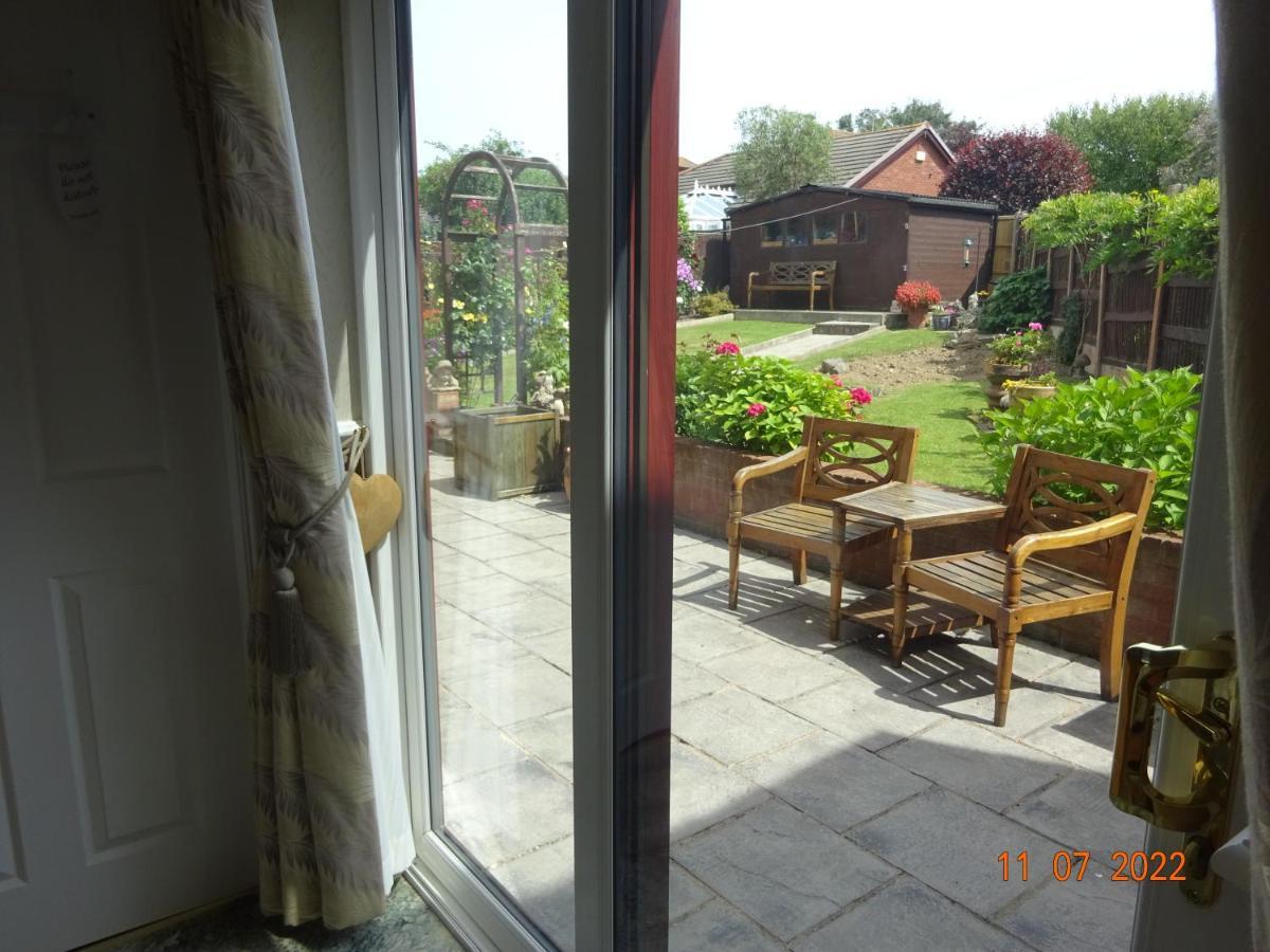 Sterling Bed & Breakfast Лландидно Экстерьер фото